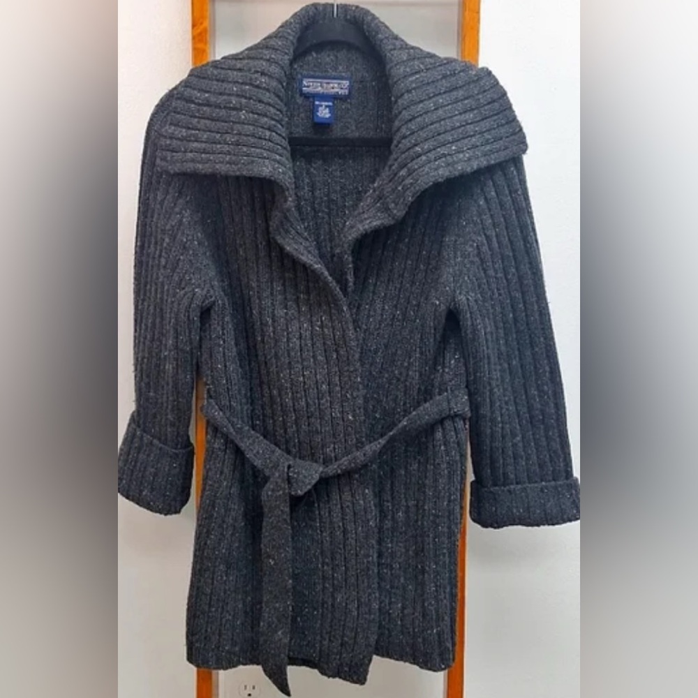 Lambswool Tie-Front Sweater with a Luxurious Long Collar Size M